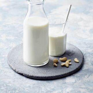 Selbst gemachter Cashewdrink Selbst gemachter Cashewdrink