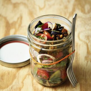 Auberginensalat mit Currykernen