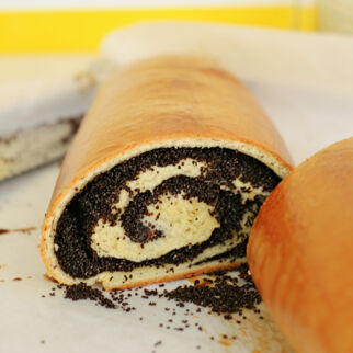 Mohnrolle oder Mohnputizen Mohnrolle oder Mohnputizen