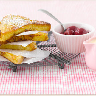 Arme Ritter mit Kirschkompott Arme Ritter mit Kirschkompott