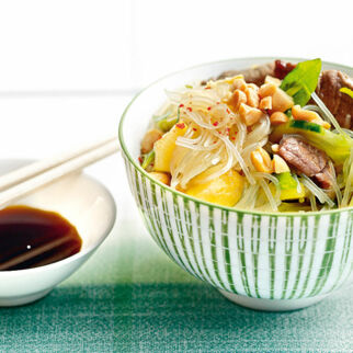 Rindfleischsalat mit Glasnudeln Rindfleischsalat mit Glasnudeln