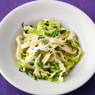 Spitzkohl-Tagliatelle Spitzkohl-Tagliatelle