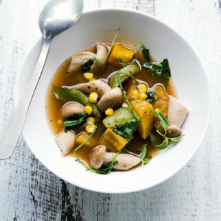 Gemüsecurry aus Nordost-Thailand (Gäng Liang) Gemüsecurry aus Nordost-Thailand (Gäng Liang)