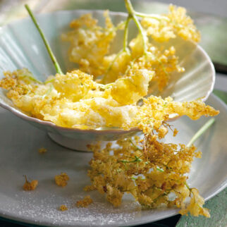 Knusprig frittierte Hollerkücherl Knusprig frittierte Hollerkücherl