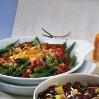 Überbackene grüne Bohnen mit Tomatensauce Überbackene grüne Bohnen mit Tomatensauce