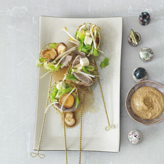 Japanisches Fondue mit Sesamdip Japanisches Fondue mit Sesamdip