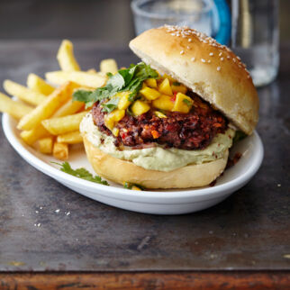 Bunt belegte Veggie-Burger