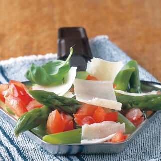 Grüner Spargel mit Parmesancreme Grüner Spargel mit Parmesancreme