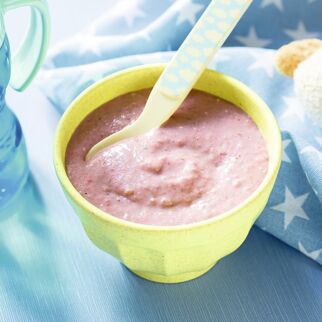 Erdbeer-Hafer-Walnuss-Brei Erdbeer-Hafer-Walnuss-Brei