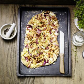 Fenchel-Flammkuchen mit Walnüssen Fenchel-Flammkuchen mit Walnüssen
