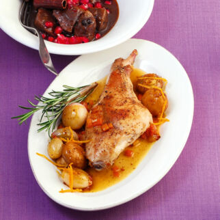 Kaninchenkeulen mit Orangenschalotten Kaninchenkeulen mit Orangenschalotten