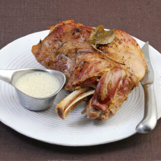 Buttermilch-Knoblauch-Lammschulter Buttermilch-Knoblauch-Lammschulter