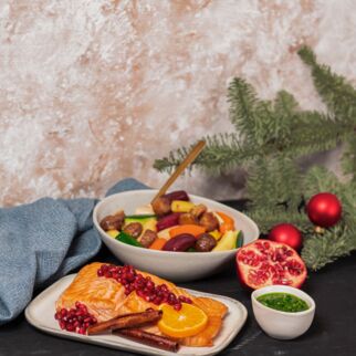 Weihnachtlicher Lachs mit Gemüse und Pesto