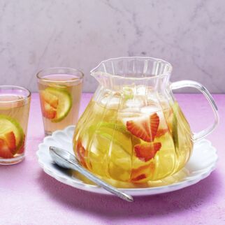 Erdbeer-Kräuter-Eistee Erdbeer-Kräuter-Eistee