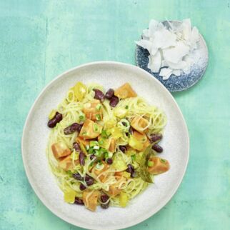 Süßkartoffelpot mit Glasnudeln Süßkartoffelpot mit Glasnudeln