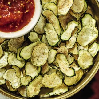 Zucchinichips mit Salsa Zucchinichips mit Salsa