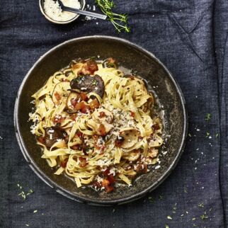 Tagliatelle mit
Thymianpilzen Tagliatelle mit
Thymianpilzen