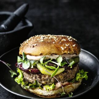 Rinderburger mit Kiwi und Roter Bete Rinderburger mit Kiwi und Roter Bete