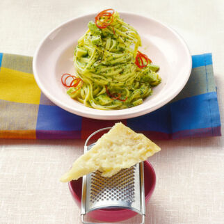 Nudeln mit Avocado-Pesto