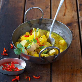 Goldenes Safran-Ingwer-Huhn Goldenes Safran-Ingwer-Huhn