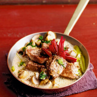 Filet Stroganoff mit Wodka und Roter Bete Filet Stroganoff mit Wodka und Roter Bete