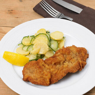 Wiener Schnitzel mit Kartoffelsalat Wiener Schnitzel mit Kartoffelsalat