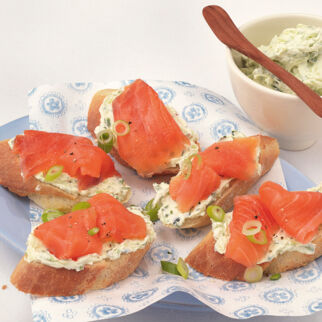 Frischkäsebrote mit Lachs Frischkäsebrote mit Lachs
