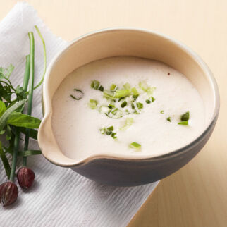 Sauerrahmsauce mit Kräutern