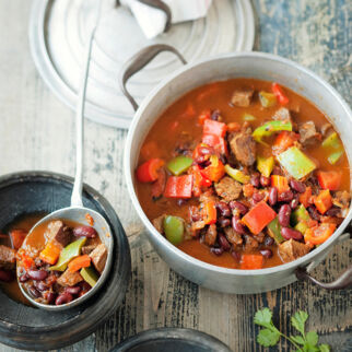 Rindfleisch-Bohnen-Topf mit Paprika Rindfleisch-Bohnen-Topf mit Paprika