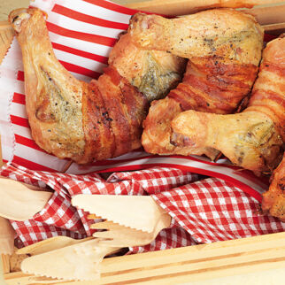 Hähnchenschenkel im Speckmantel Hähnchenschenkel im Speckmantel