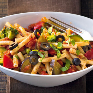 Makkaroni mit Gemüseragout Makkaroni mit Gemüseragout