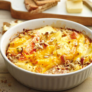 Pastinaken-Möhren-Auflauf mit Nüssen Pastinaken-Möhren-Auflauf mit Nüssen