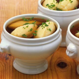 Grießnockerlsuppe Grießnockerlsuppe