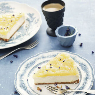 Apple-Cheesecake mit Rosmarin Apple-Cheesecake mit Rosmarin