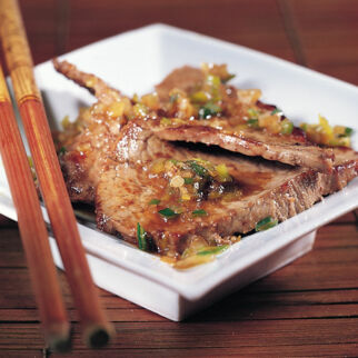 Rindfleisch mit Sesamsauce Rindfleisch mit Sesamsauce