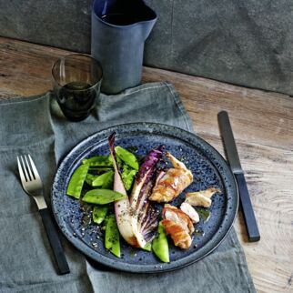 Geschmorter Trevisano mit Speckwachtel Geschmorter Trevisano mit Speckwachtel