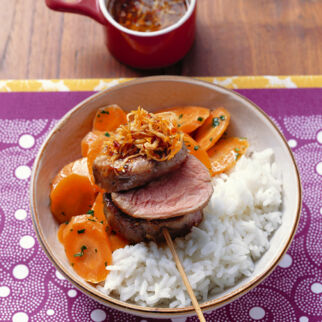 Schweinefiletspieß mit Honig, Ingwer und Orangen