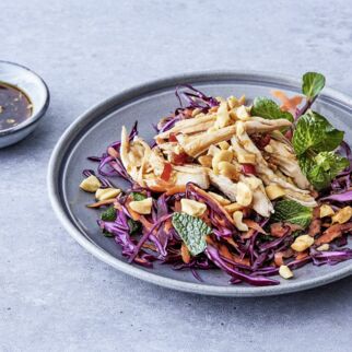 Hähnchen-Erdnuss-Salat Hähnchen-Erdnuss-Salat