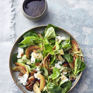 Fitness-Salat mit Hüttenkäse Fitness-Salat mit Hüttenkäse