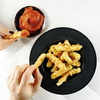Kohlrabi-Fritten mit
Apfel-Ketchup Kohlrabi-Fritten mit
Apfel-Ketchup