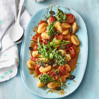Gnocchi mit Rucola-Pesto und Kirschtomaten