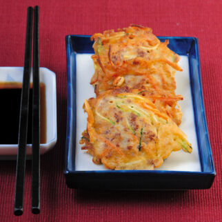 Japanische Pfannkuchen mit Hackfleisch Japanische Pfannkuchen mit Hackfleisch