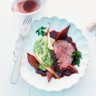 Ochsenfilet mit Püree und Rotweinschalotten Ochsenfilet mit Püree und Rotweinschalotten