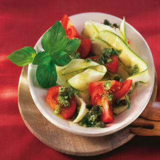 Zucchinisalat mit Kapern Zucchinisalat mit Kapern