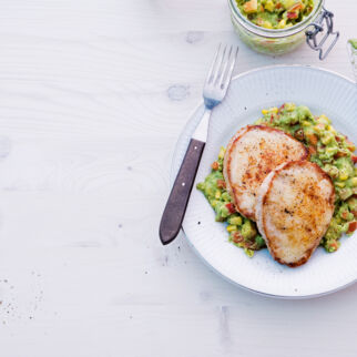 Minutenschnitzel mit Avocado-Salsa Minutenschnitzel mit Avocado-Salsa