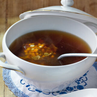 Klare Ochsenschwanzsuppe