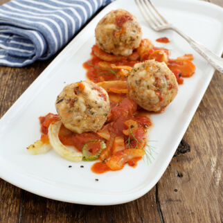 Pizzaknödel mit Fenchel-Tomatensauce Pizzaknödel mit Fenchel-Tomatensauce