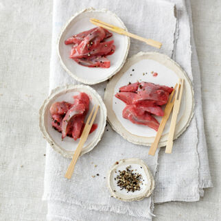 Matjes mit Himbeersalsa Matjes mit Himbeersalsa