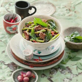 Rind mit Bohnen und Basilikum Rind mit Bohnen und Basilikum