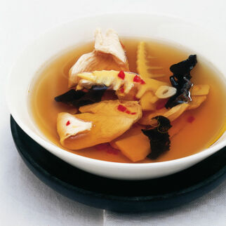 Süß-saure-scharfe Suppe